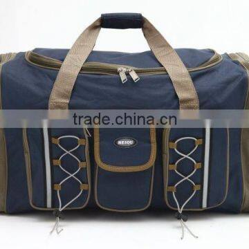 Removable shoulder strap travel bag with shoe compartment