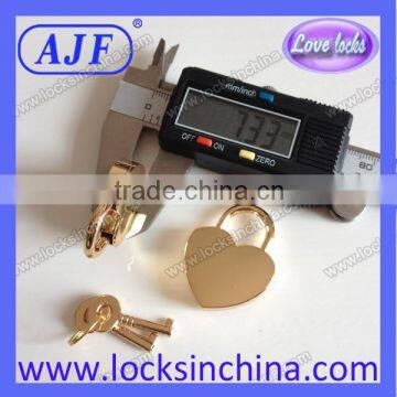 New Brand Golden Love Padlock for Valentines Promotion photo-4