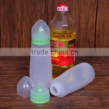 Cherry tomato salad oil bottle color squeeze sauce bottle plastic bottle squeeze bottle of honey