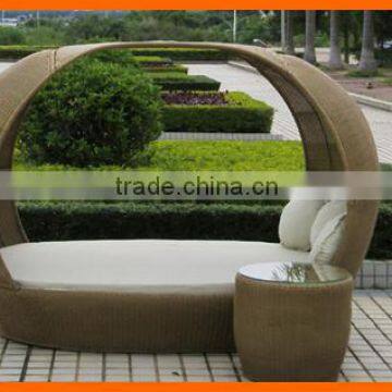 Customized Size Rattan Daybed With Side Table