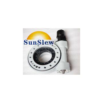 Enclosed type slew drive worm gear for solar tracking system
