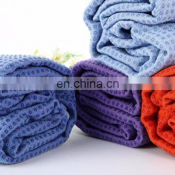 Custom wholesale non-slip microfiber hot gym yoga towel silicon dots