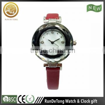 2015 new design fashion girls watch with diamond cutting glass