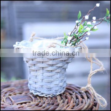 grey wash woodchip basket with rope handle