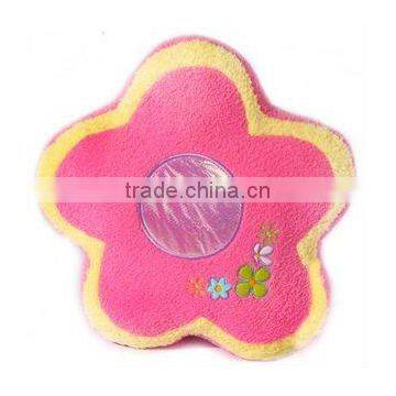 plush flower shape cushion made in China