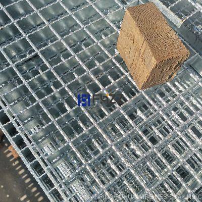 Hot Dipped Galvanized Stair Treads with Anti-slip Tooth Shape Surface for Steel Bar Grating Stair Landing