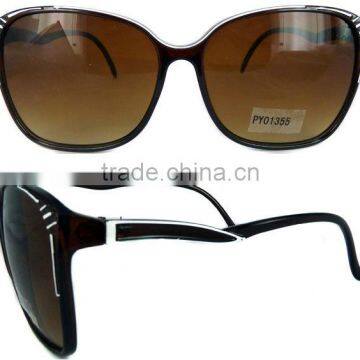 2013Fashion pink plastic sunglasses