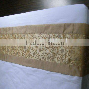 100% Polyester hotel Bed Runner and bed spread