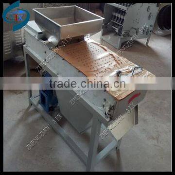 Dry peanut skin removing machine