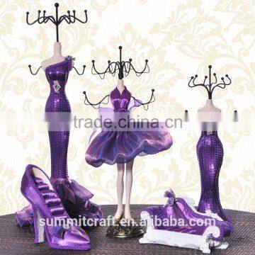 Fashion Jewelry Figura Resin Unique Jewelry Display Set Luxury photo-2