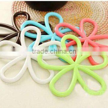 Wholesale High Quality Plum-shaped Anti-slip Mat Hot Pot Table PVC Insulated Soft Pvc Coaster photo-2