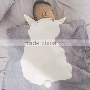Hot-selling Lovely Personalized Baby Cartoon Rabbit Jacquard Throw Blanket photo-3