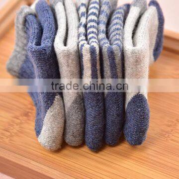 Zm53067a Low Moq Black Anti Slip Children Warm School Socks photo-4