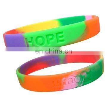 color debossd silicone bracelet