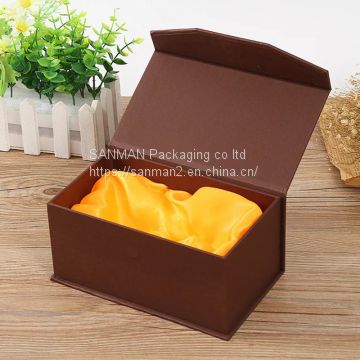 Magnetic cardboard gift packaging box logo