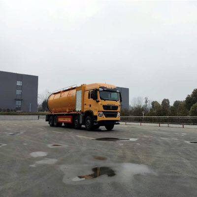 Manufacturer of Dongfeng Tianlong 33 Square Cleaning and Suction Truck for Large-scale Pipeline Dredging and Suction Trucks for Export photo-3