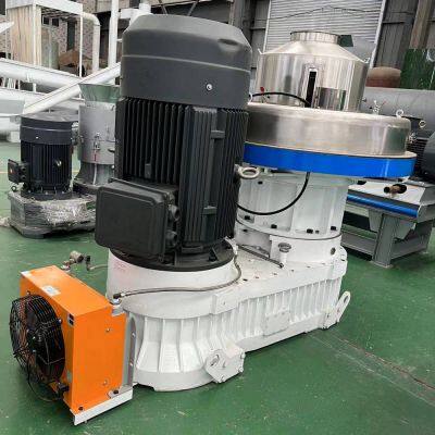 Vertical Ring Die Biomass Pellet Machine, Complete Equipment for Sawdust Pelletizing, Energy-saving and Environmentally Friendly photo-2