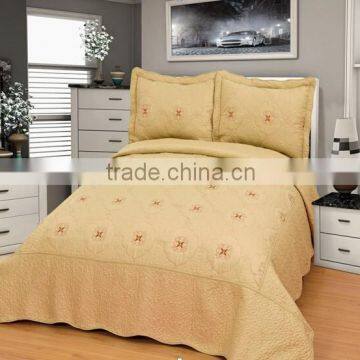 Hot Sale 3Pcs Embroidered Quilt Set photo-2