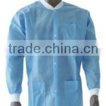 Disposable Non woven Lab Coat/visitor with elastic cuff &4 studs single collar