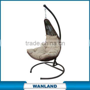 Outdoor hinging egg shaped chair