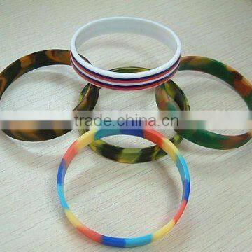 cheap and fashionable silicone bracelet