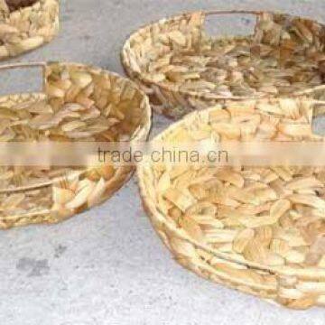 Round tray.