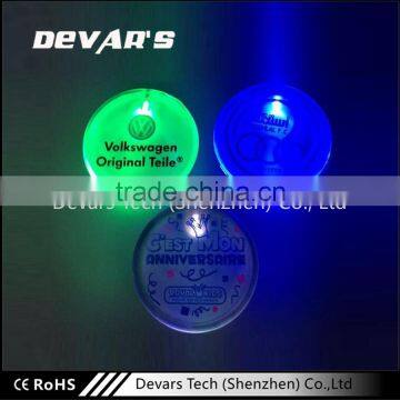 Kinds of Printed logo plastic material led lights badges with round shaped souvenir gifts