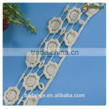 High quality China manufacturer Embroidered Chemical floral 2015 lace design for garment