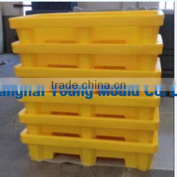 plastic pallet