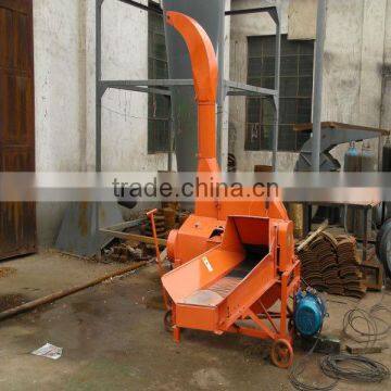 Crusher machine for grain stalk and straw