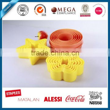 new design different shapes plastic cookie cutter set