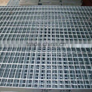 Hot-dipped Galvanized Serrated Steel Gratings/I Bar Grating/ Plain Steel Grating photo-4