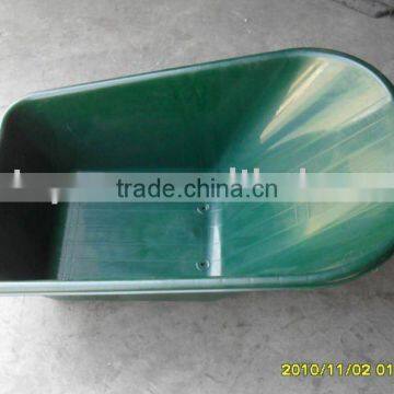 Plastic wheelbarrow tray