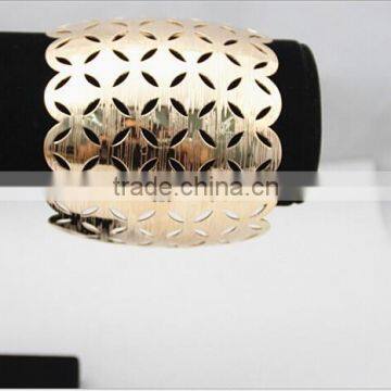 New Style Exquisite Flower Hollow Bracelet Bangle for Women photo-6
