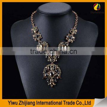 Latest Design Flower Shape China Factory Wholesale Crysal Diamond Stone Jewelry Pearl Necklace photo-5