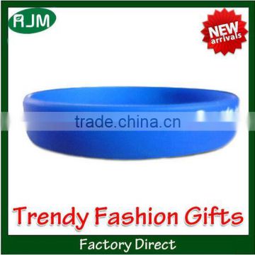 Cheap silicone love forever bracelet