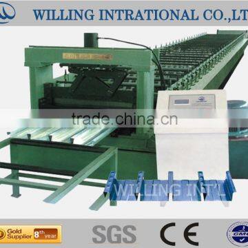 Portable metal decking floor roll forming machine