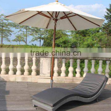 Outdoor Hand Woven Wicker Furniture PE Rattan Sun Lounger