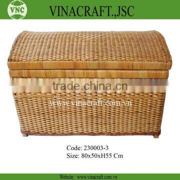 Wicker laundry hamper