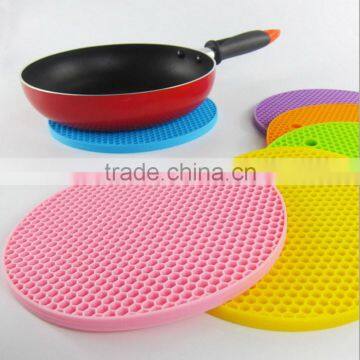 Household Kitchen Round Non-slip Heat Resistant Table Pads Silicone Mats