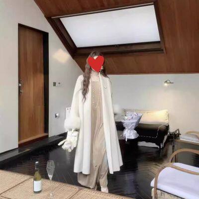 Casaco de lã feminino do mesmo estilo de Zhou Miao para outono/inverno, estilo sofisticado, casaco de lã de comprimento médio com peles de raposa nos punhos, estilo francês photo-3