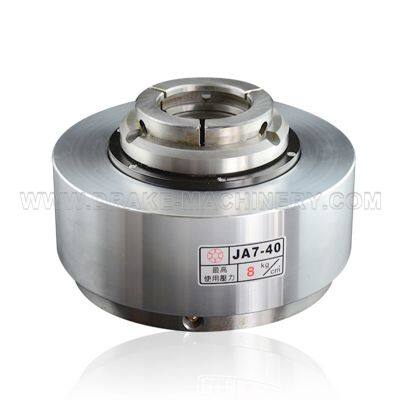 Pneumatic rotary quick chuck