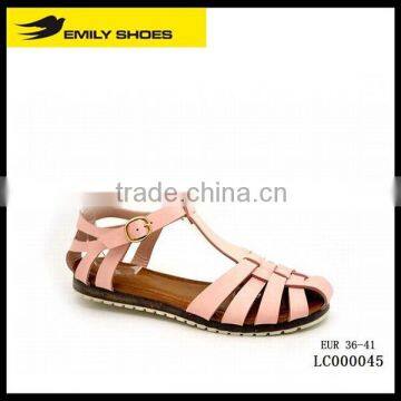 Lady's multi-straps flat sandal