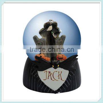 polyresin personalized snow globe with halloween design