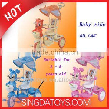 Good look push by hand third wheel baby ride on toy car