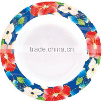 Porcelain plate with flower around