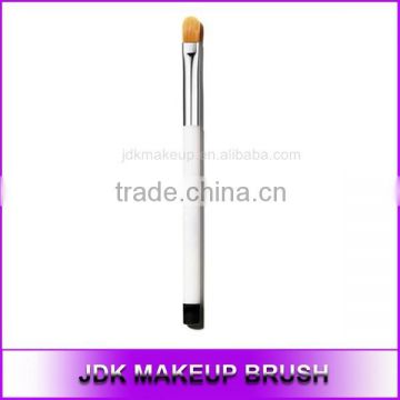 Wholesale White Wood Handle Silver Ferrule Oval Top Concealer Brush