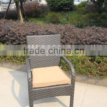 Durable Rattan Dining Set PE Garden Chairs And Table photo-3