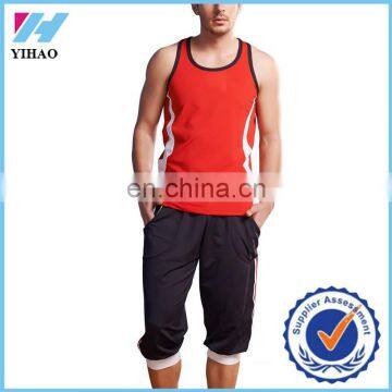 Yihao 2015 new arrival men sport wear Red racer back scop-neck sports tank top/ tapered black capri pocket sport wear