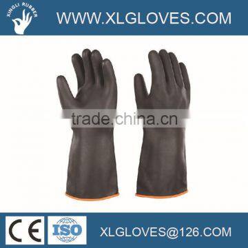 Heavy duty rubber gloves